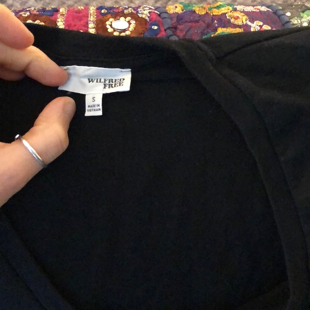 Black Wilfred Free Aritzia stretch top